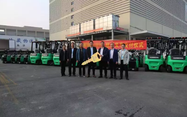 【強勢】杭叉集團交付湖南某大型冷庫58臺鋰電池叉車！